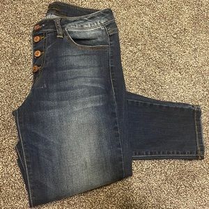 NWOT KanCan Skinny Jeans